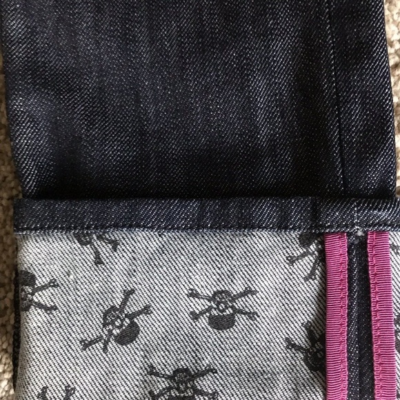 7 FOR ALL MANKIND SKULL DETAIL CROP/CAPRI JEANS 26 - Picture 3 of 8